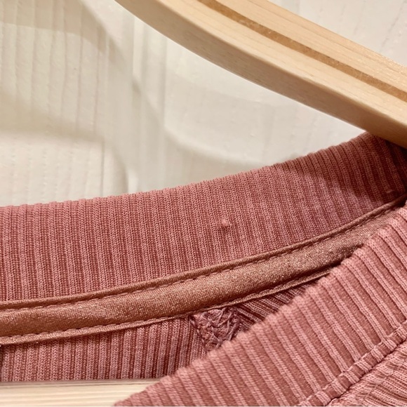 Victoria’s Secret Dusty Rose Pink Ribbed Cropped Long Dolman Sleeves Top - Picture 6 of 7